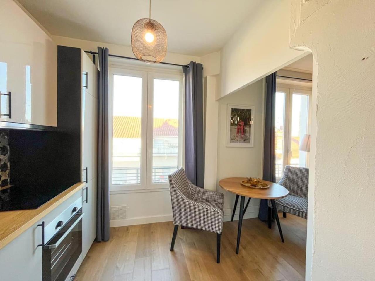 Suite Nairobi Вильорбан Екстериор снимка