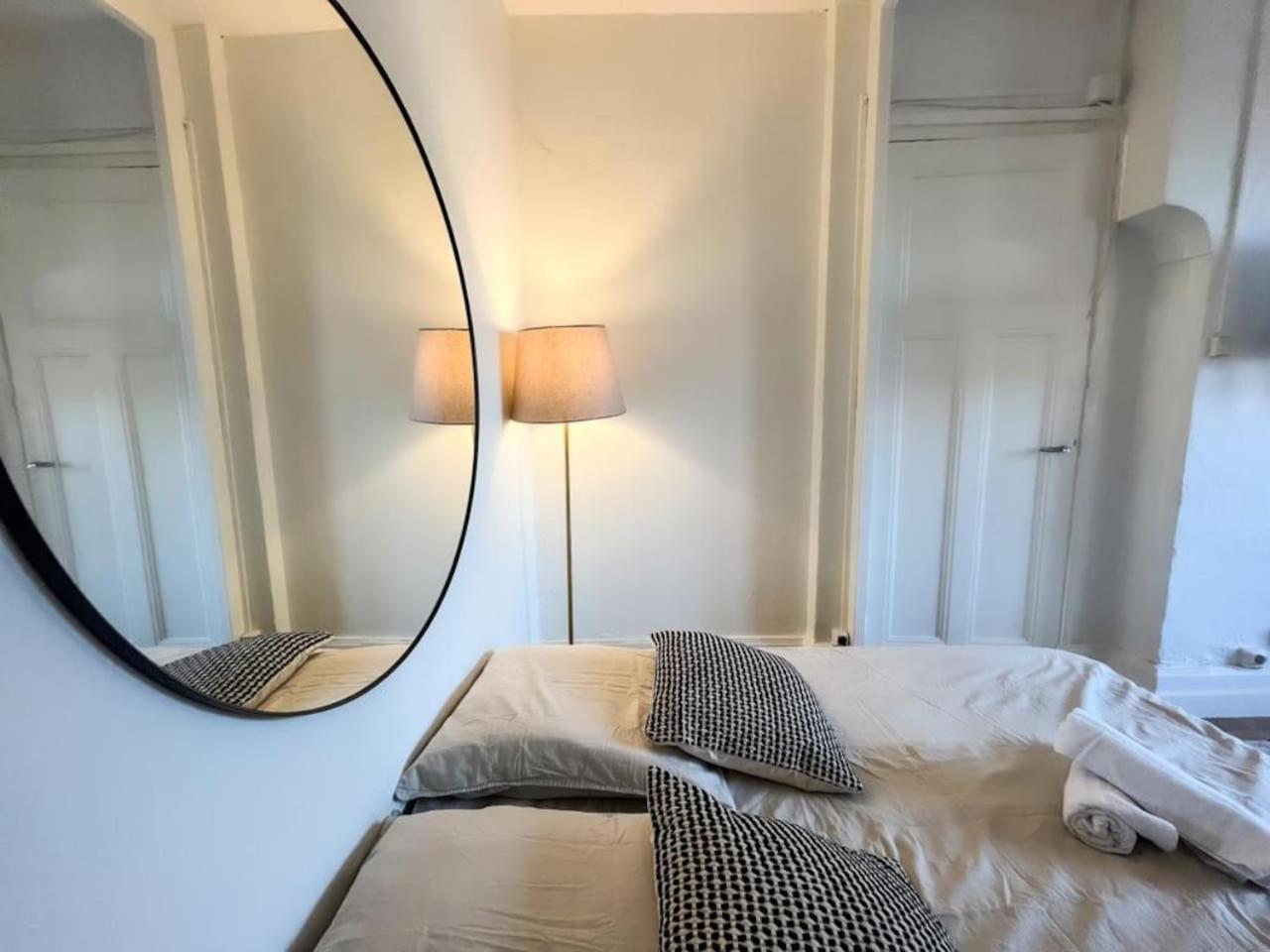 Suite Nairobi Вильорбан Екстериор снимка